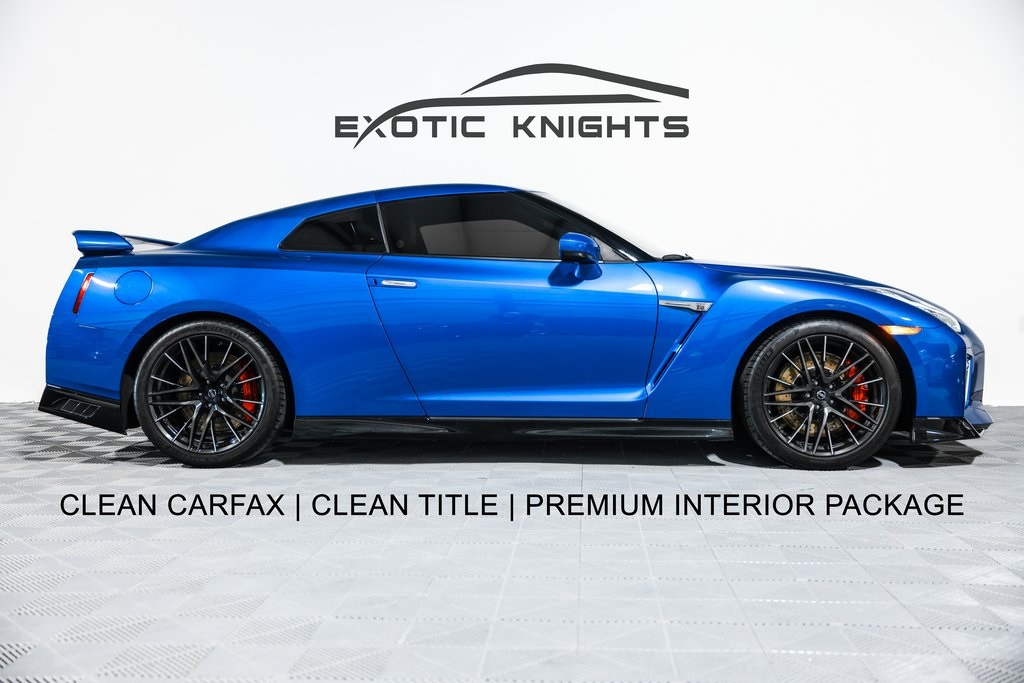 2021 Nissan GT-R Premium's photo