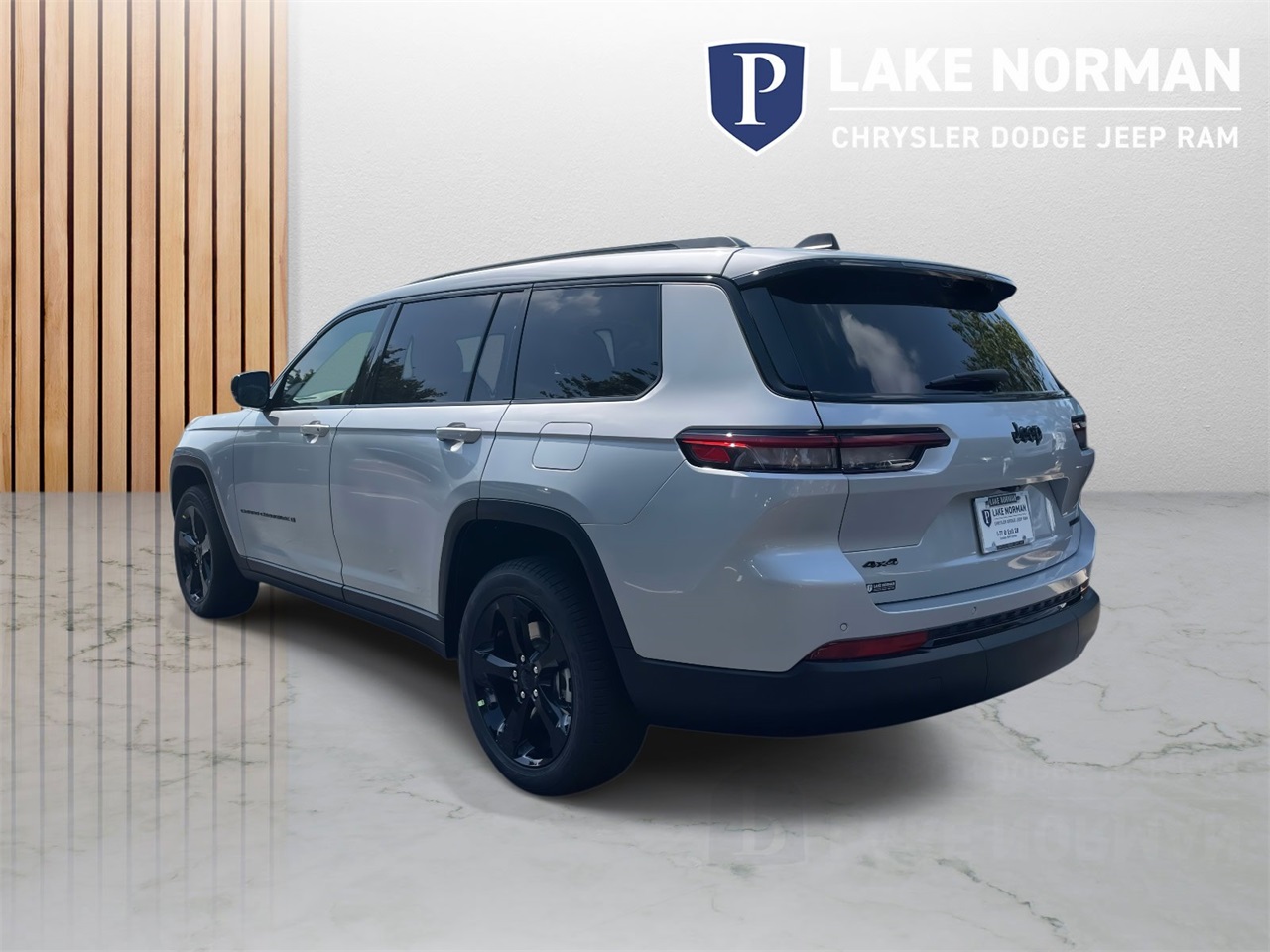 2025 Jeep Grand Cherokee Limited photo 2