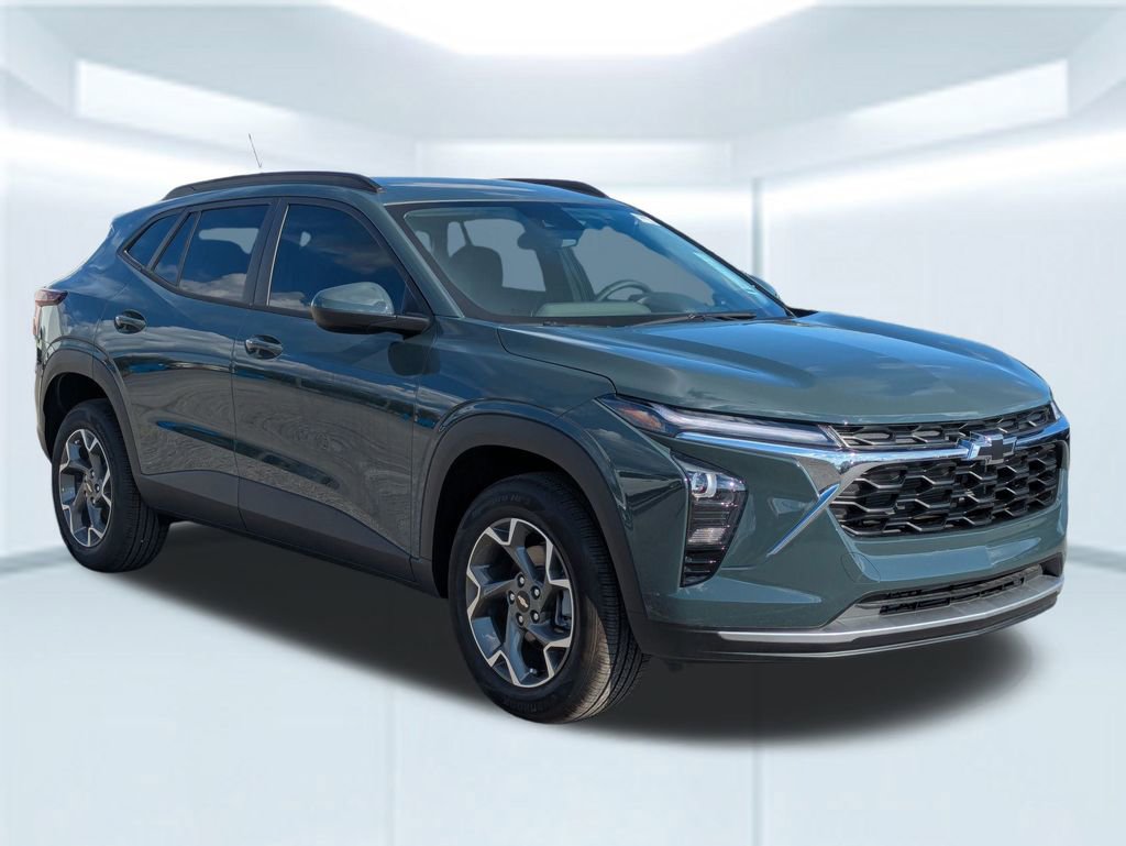 2025 Chevrolet Trax LT photo 7