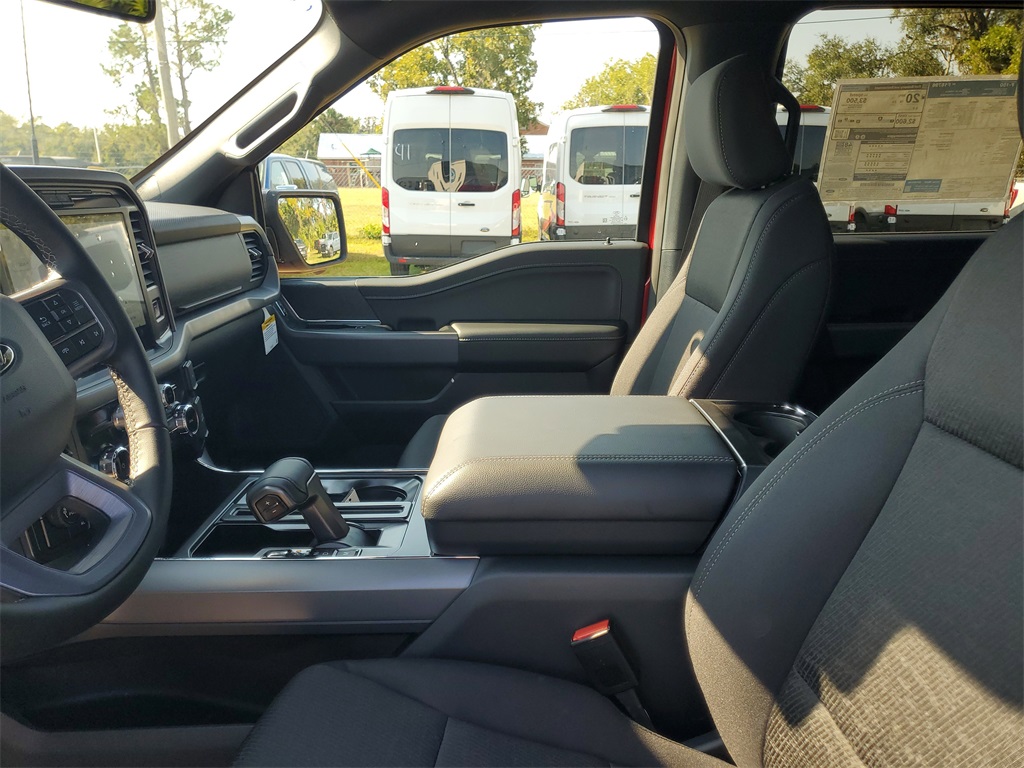 2025 Ford F-150 XLT photo 8