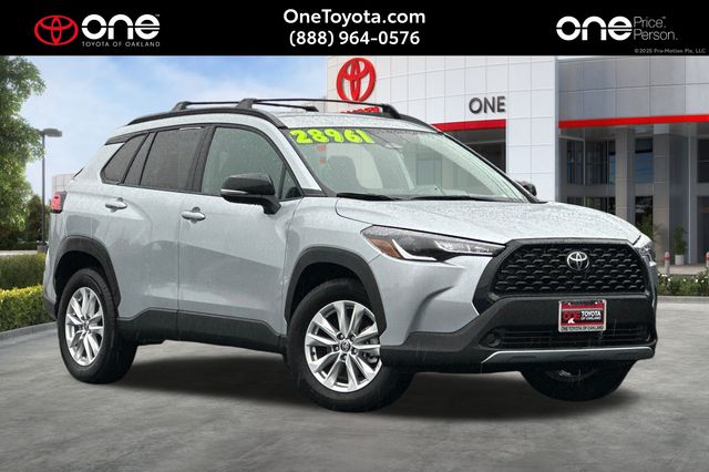 2025 Toyota Corolla Cross LE