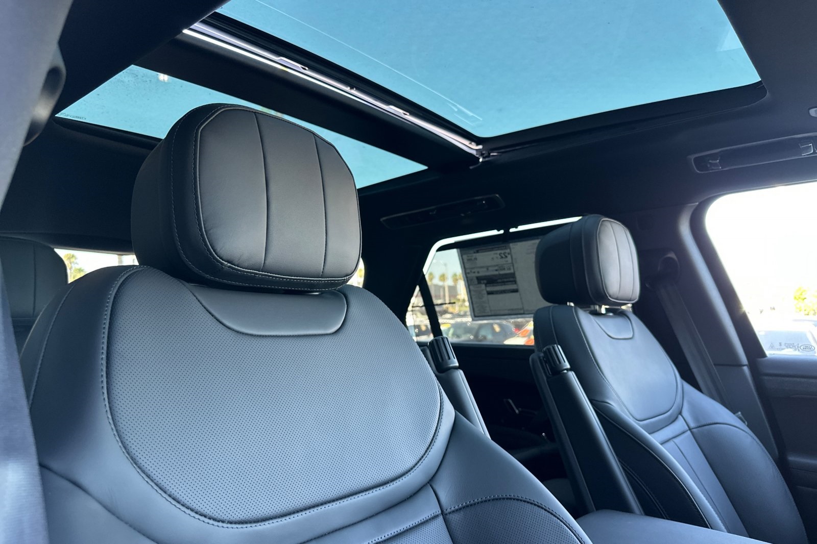 2025 Land Rover Range Rover Sport SE photo 19