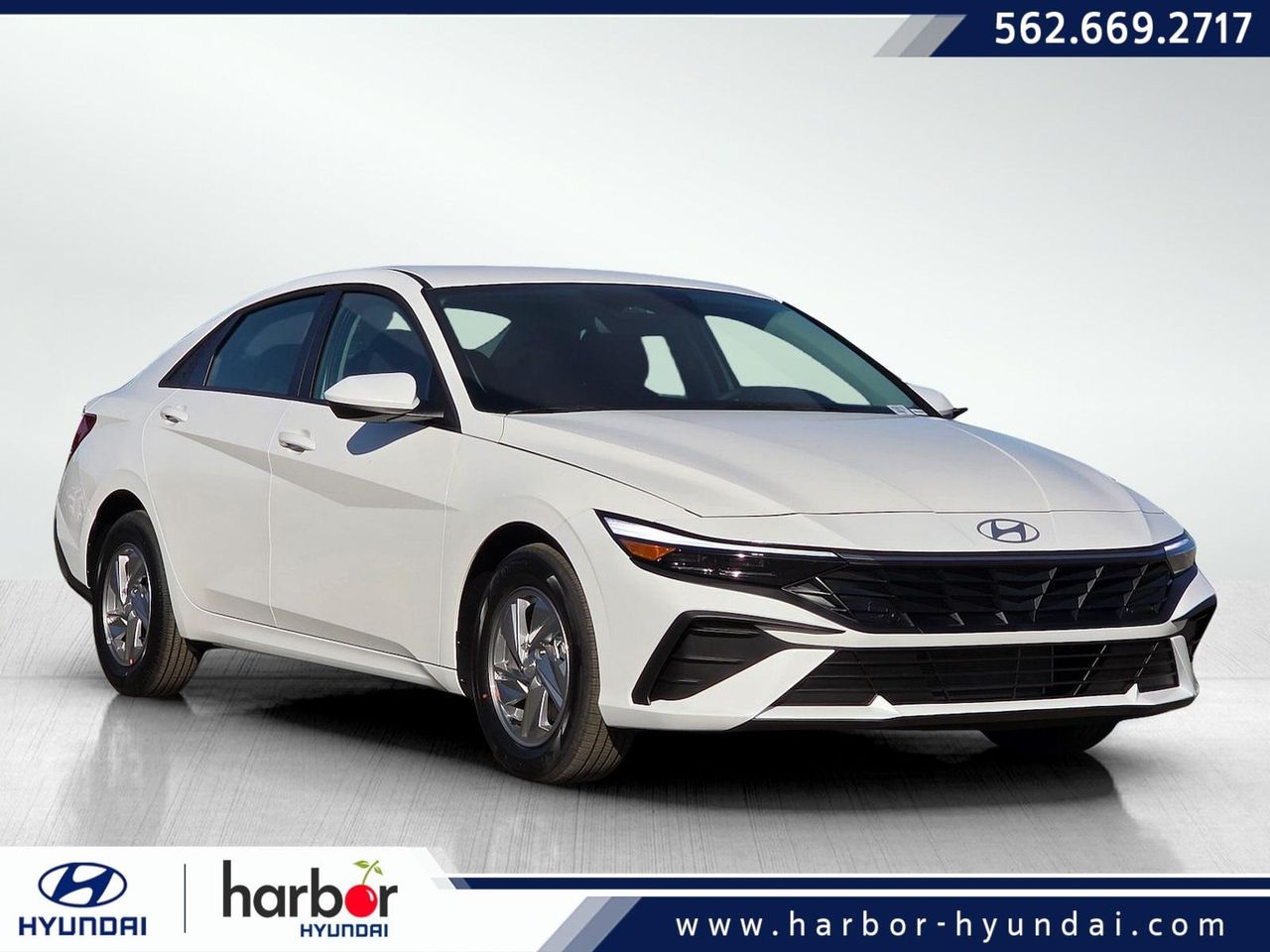 2026 Hyundai Elantra SE's photo