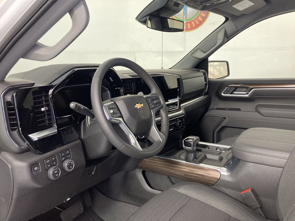 2026 Chevrolet Silverado 1500 LT photo 13