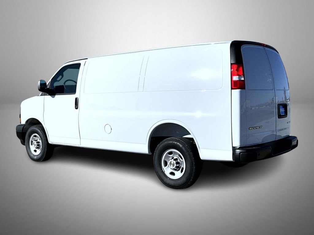 2025 Chevrolet Express Cargo 2500 photo 4