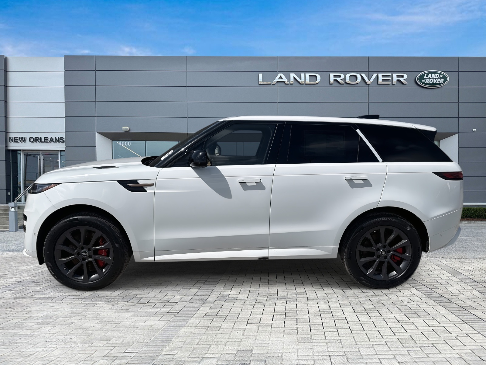 2025 Land Rover Range Rover Sport SE photo 2
