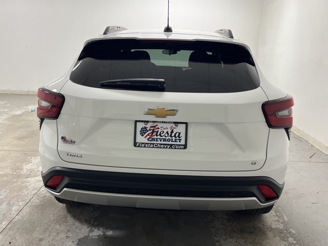 2025 Chevrolet Trax LT photo 8