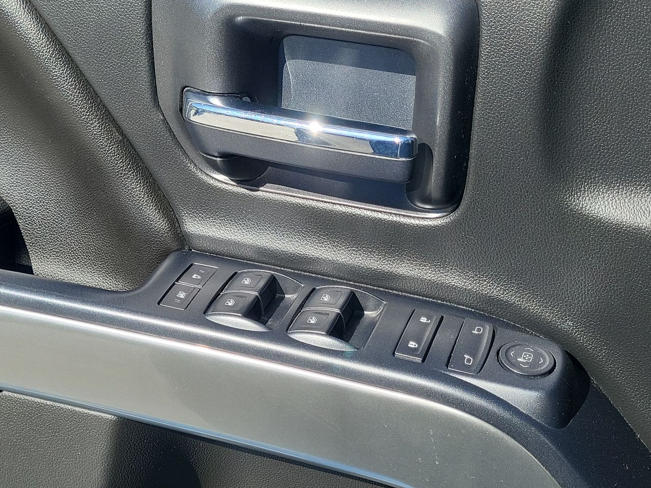 2016 Chevrolet Silverado 1500 LT photo 27