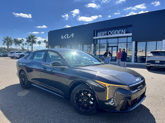 2025 Kia K4 GT-Line Turbo's photo