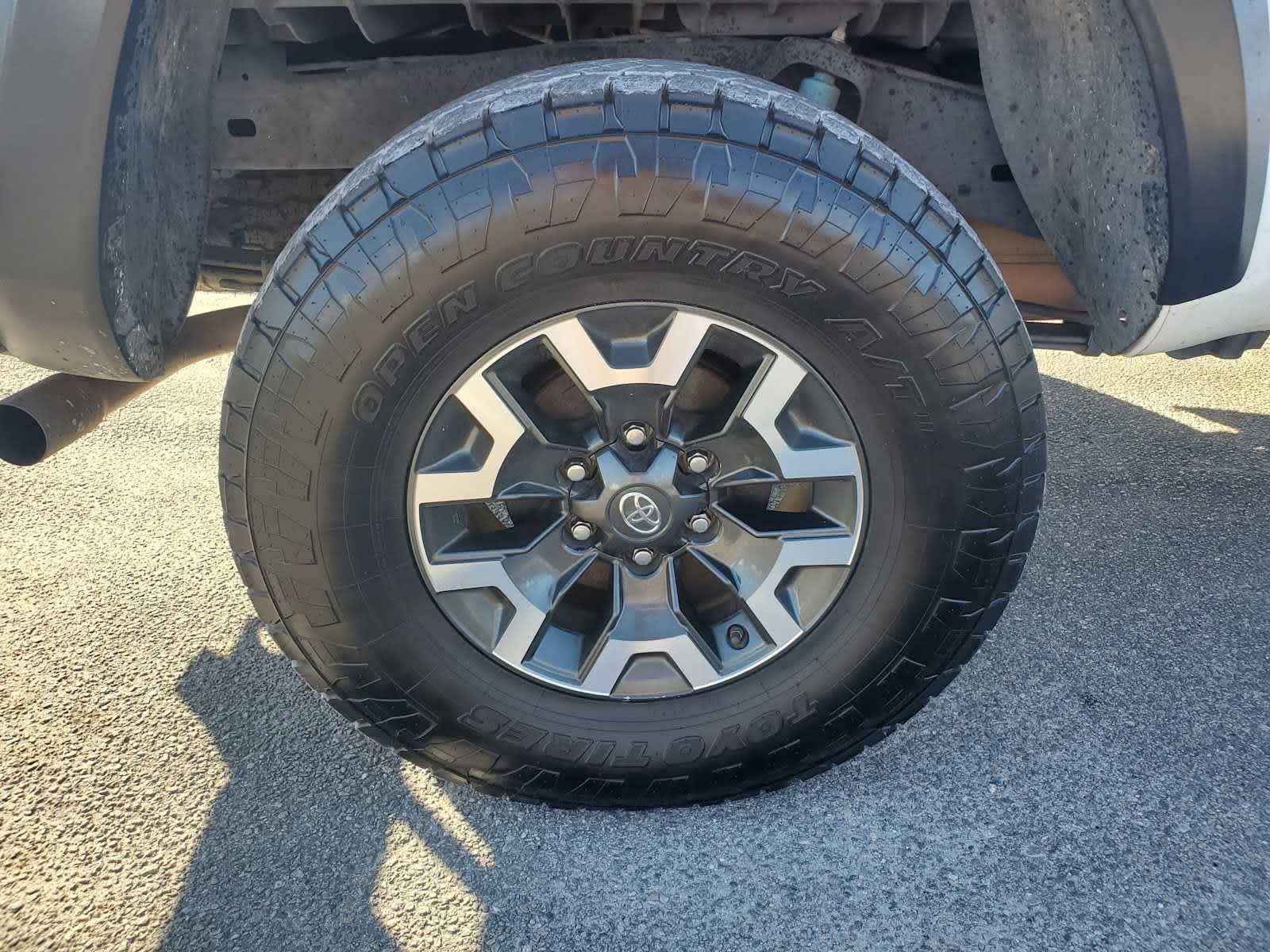 2019 Toyota Tacoma 4x4 SR5 photo 3