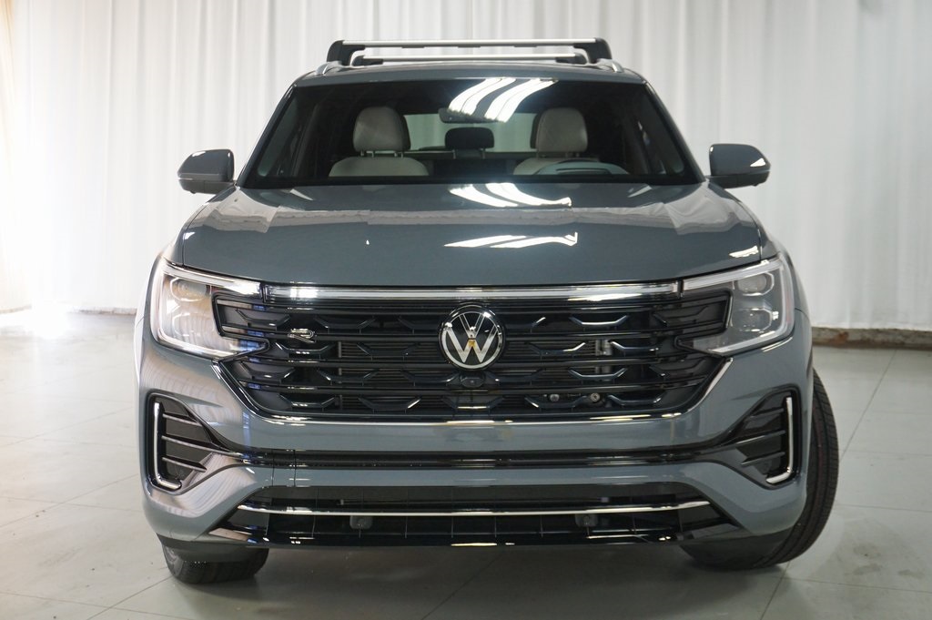 2026 Volkswagen Atlas Cross Sport SEL Premium R-Line photo 4
