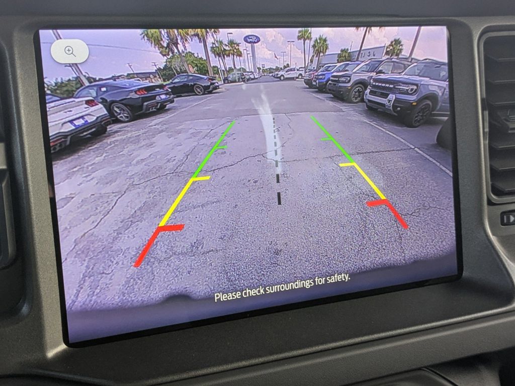 2025 Ford Bronco Base photo 18