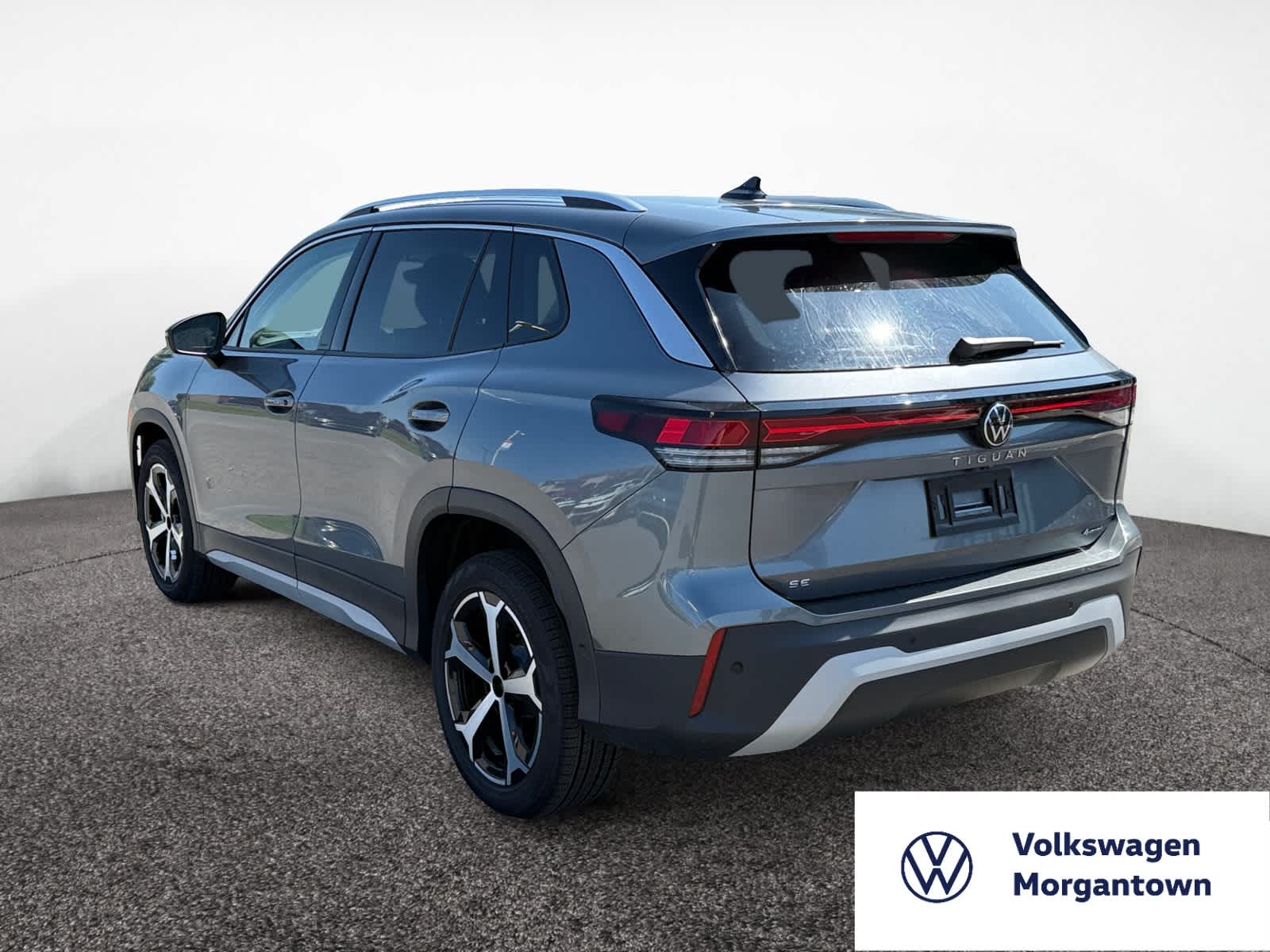 2025 Volkswagen Tiguan SE photo 3