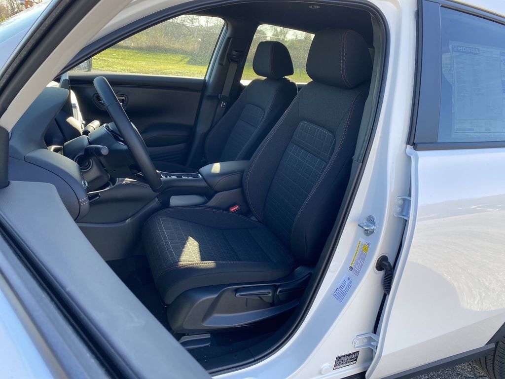 2026 Honda HR-V Sport photo 4