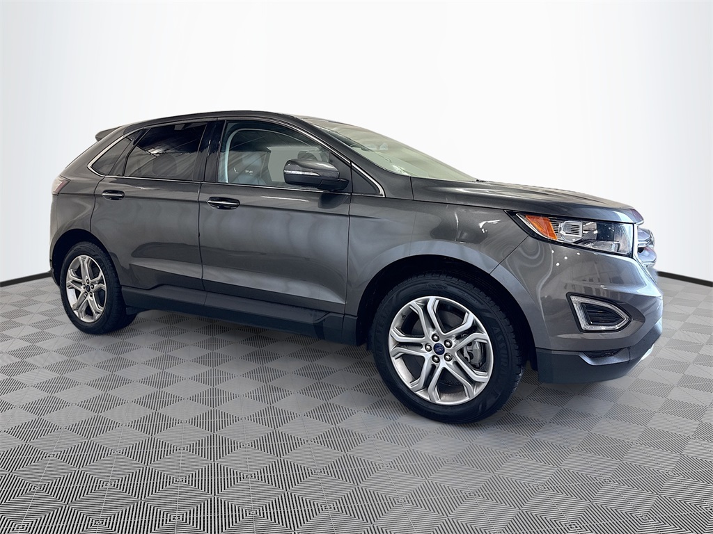 2017 Ford Edge Titanium photo 3