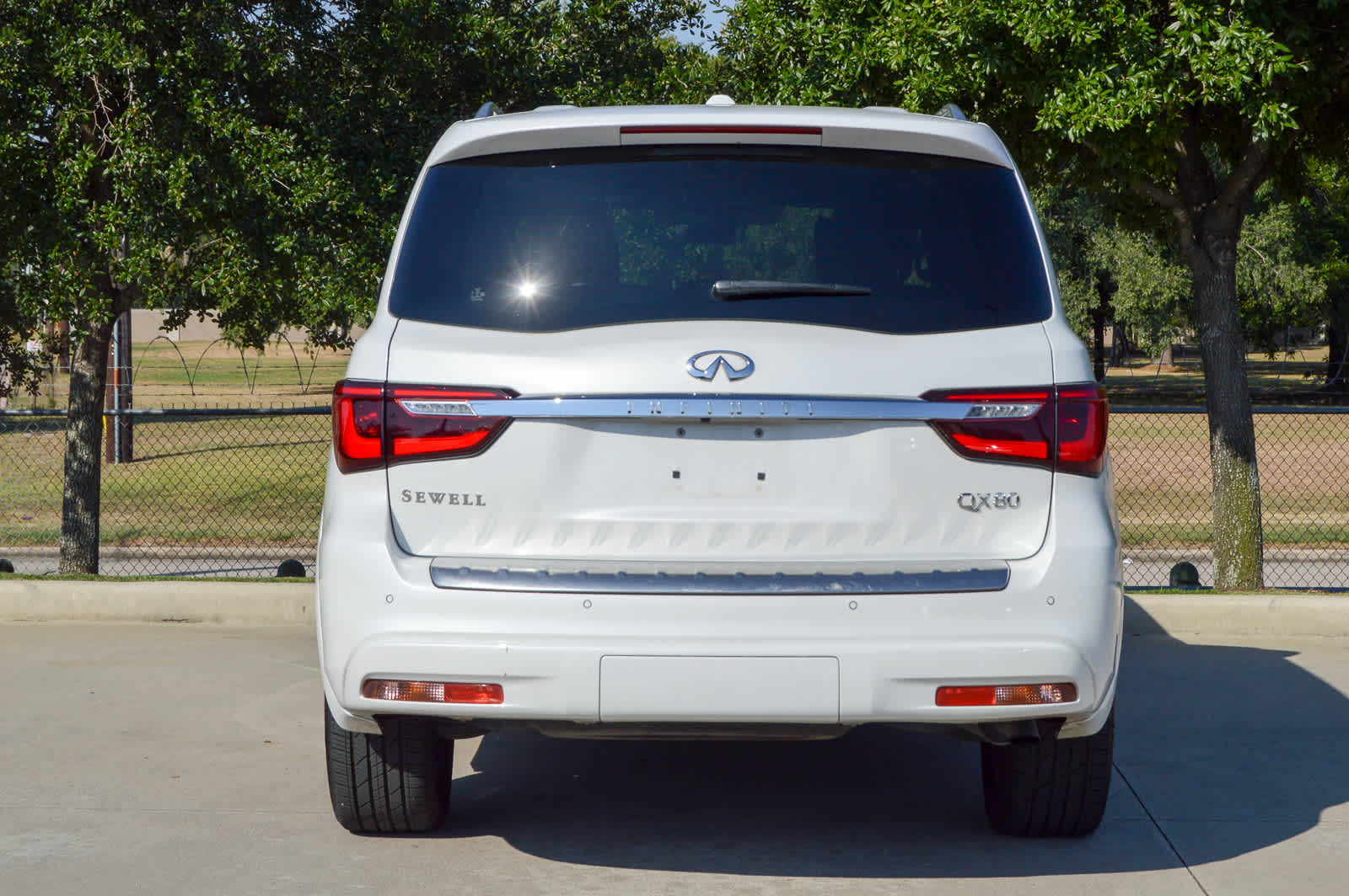2023 Infiniti QX80 Sensory photo 5