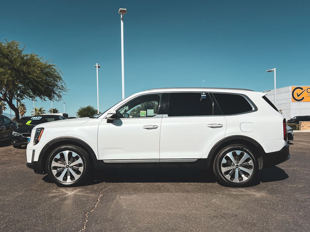 2020 Kia Telluride S photo 2