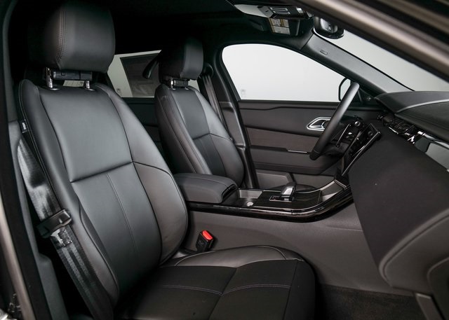 2026 Land Rover Range Rover Velar SE photo 2