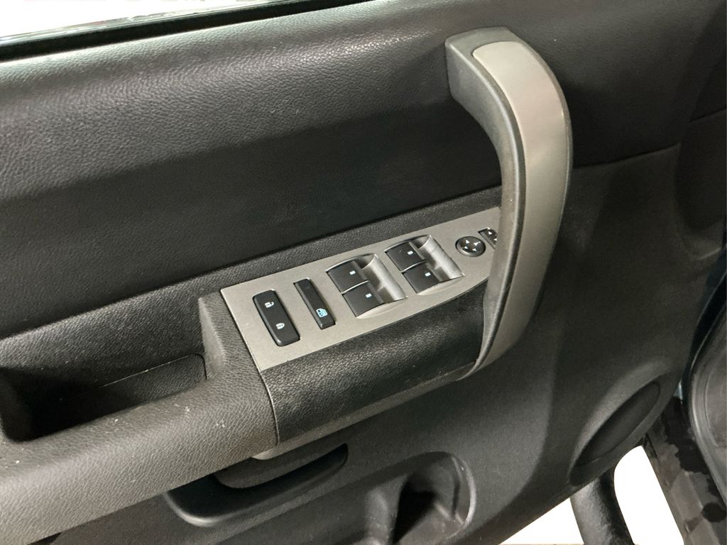 2009 Chevrolet Silverado 1500 LT photo 17