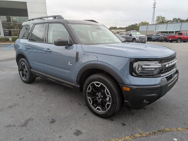 2025 Ford Bronco Sport Outer Banks photo 2