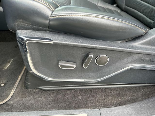 2023 Ford F-150 Platinum photo 17