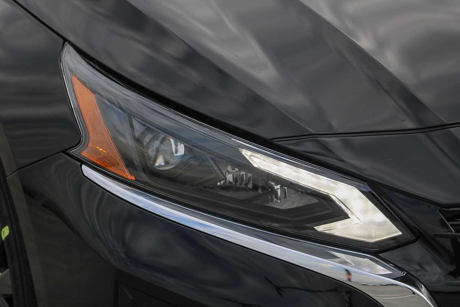 2025 Nissan Altima SV photo 4