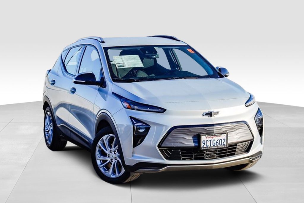Used 2022 Chevrolet Bolt EUV LT with VIN 1G1FY6S04N4134473 for sale in Claremont, CA