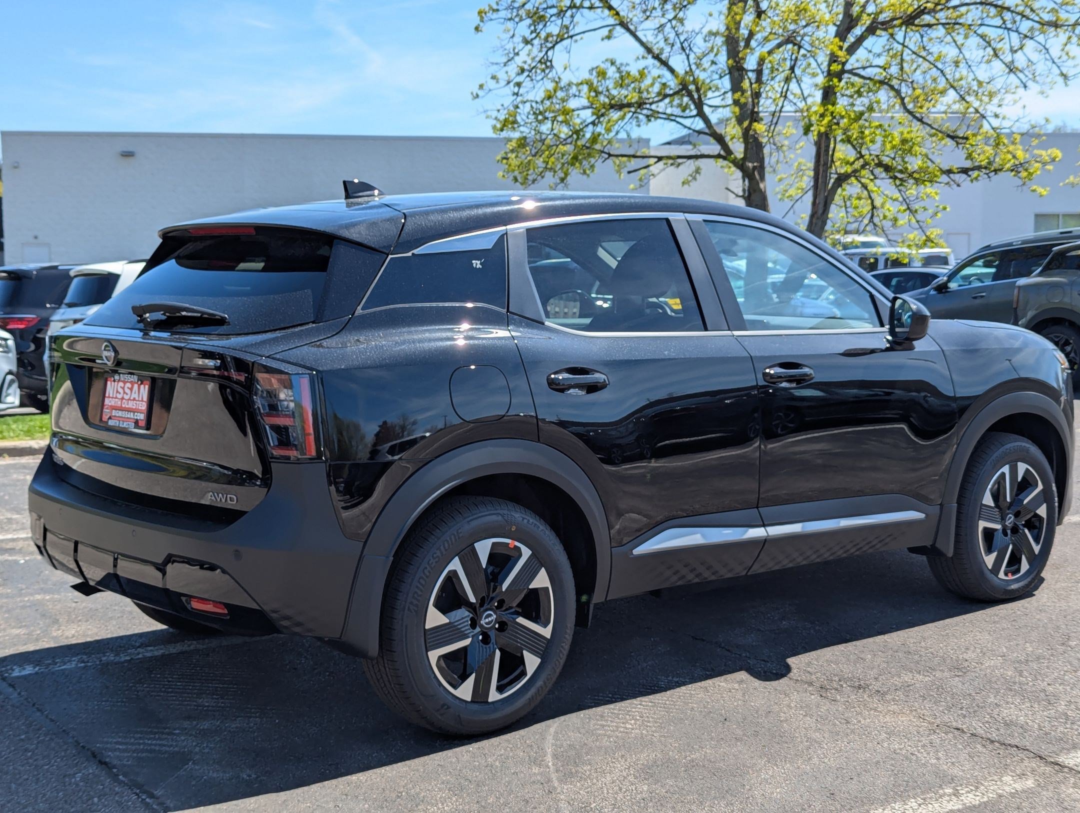 2025 Nissan Kicks SV photo 2