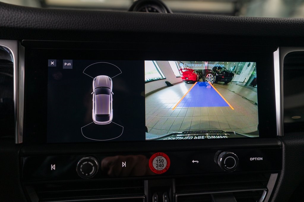 2025 Porsche Macan Base photo 23