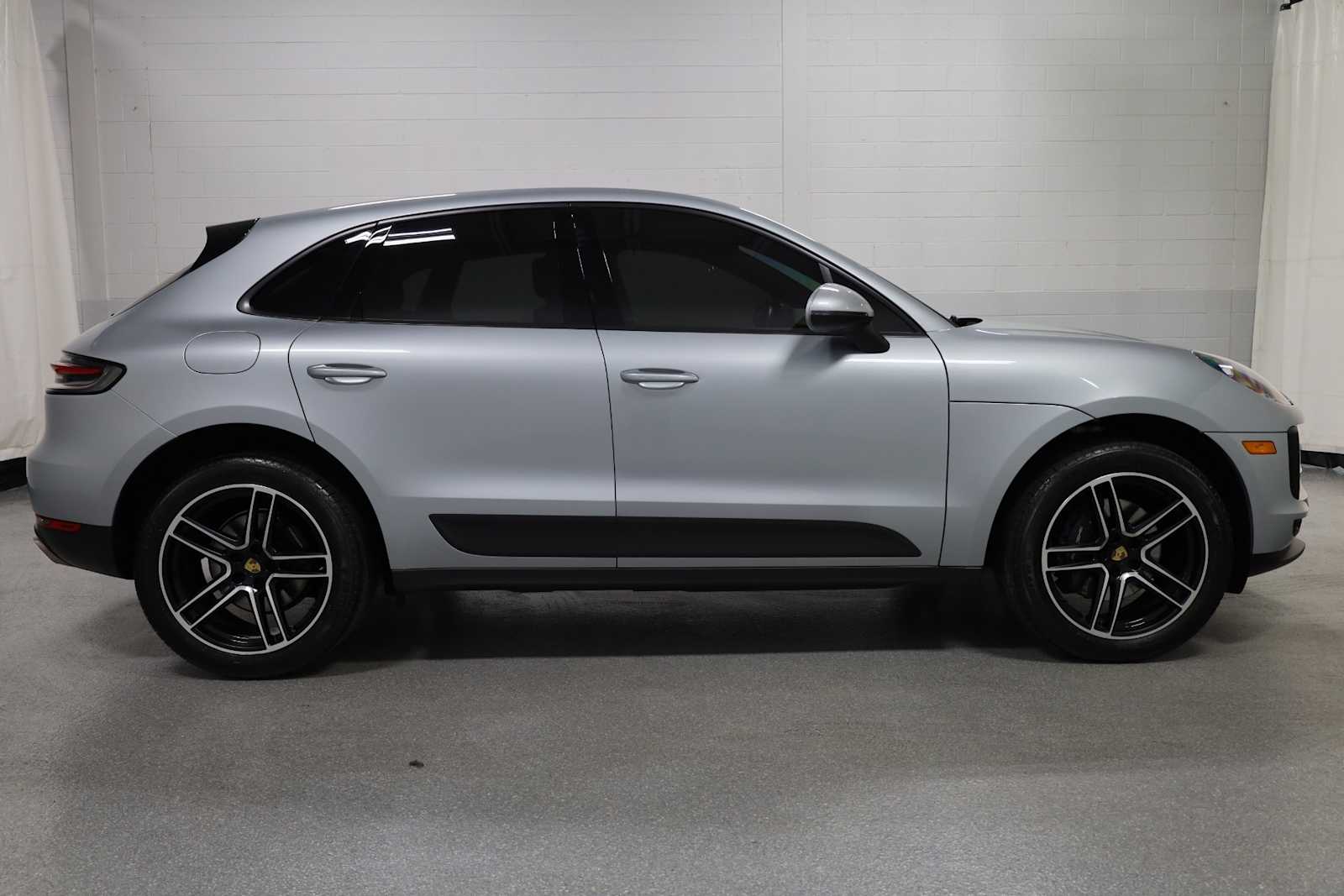 2021 Porsche Macan Base photo 10