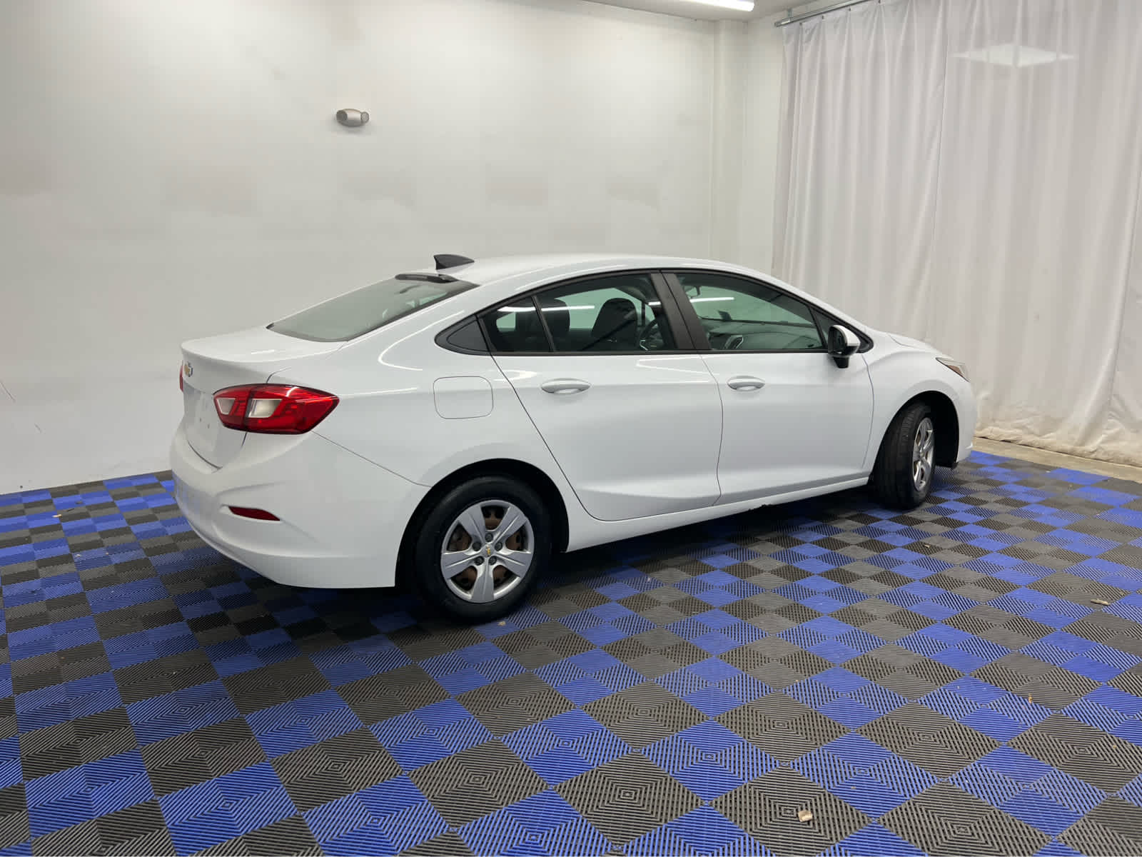 2018 Chevrolet Cruze LS photo 6