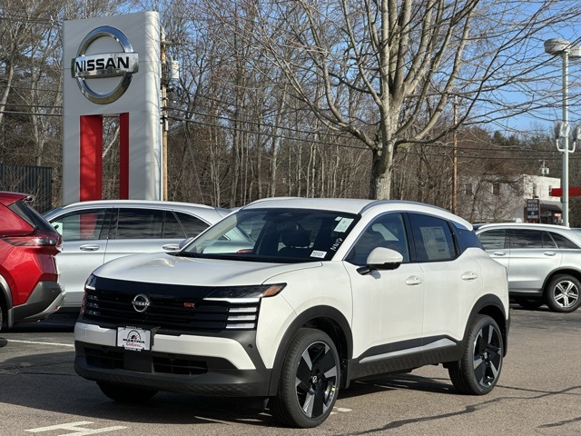 2025 Nissan Kicks SR photo 3
