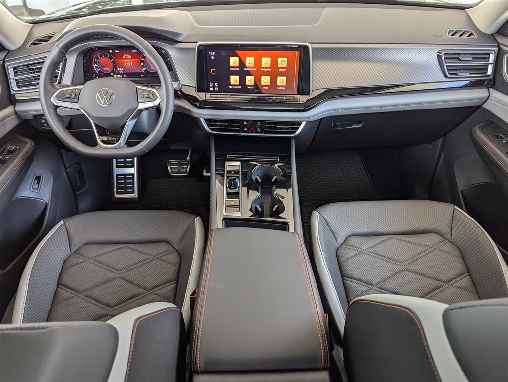 2025 Volkswagen Atlas SE Technology Peak Edition photo 10