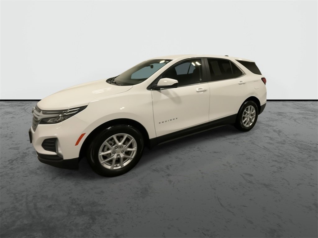 2024 Chevrolet Equinox LT photo 3