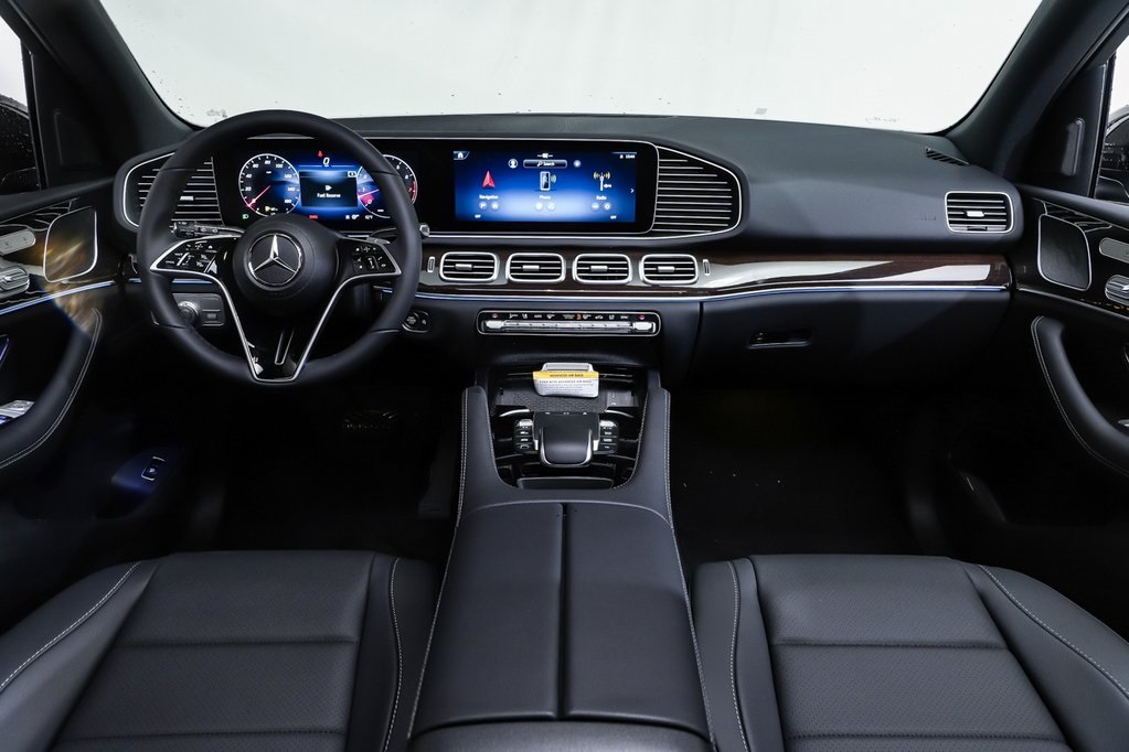 2025 Mercedes Benz GLE 350 4MATIC photo 3