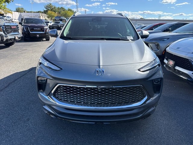 2026 Buick Encore GX Avenir photo 2