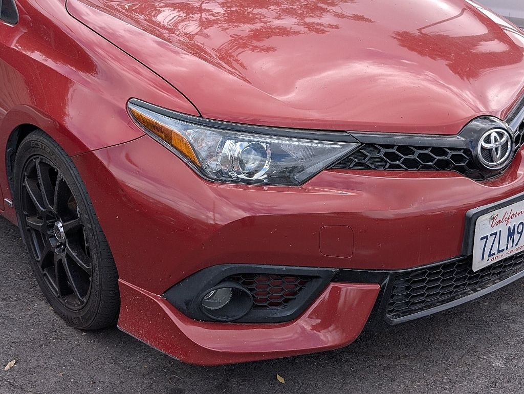 2017 Toyota Corolla iM Base photo 2