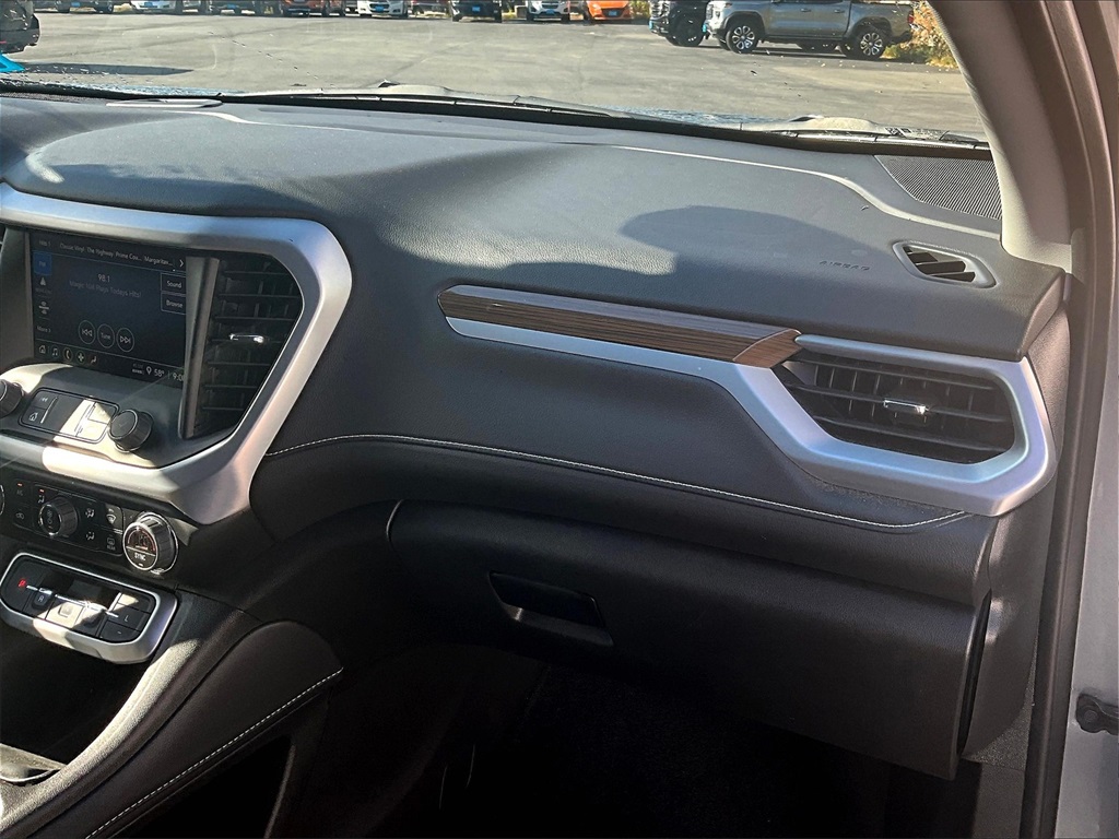 2023 Gmc Acadia SLE photo 13