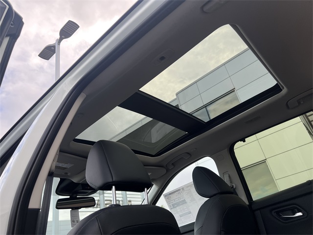 2025 Nissan Rogue SL photo 18