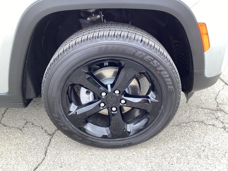 2025 Jeep Grand Cherokee Altitude X photo 4