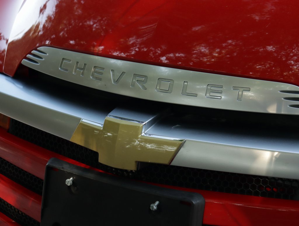 2005 Chevrolet SSR Base photo 26