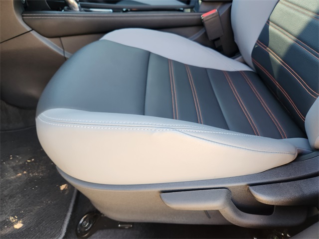 2024 Nissan Kicks SR photo 19