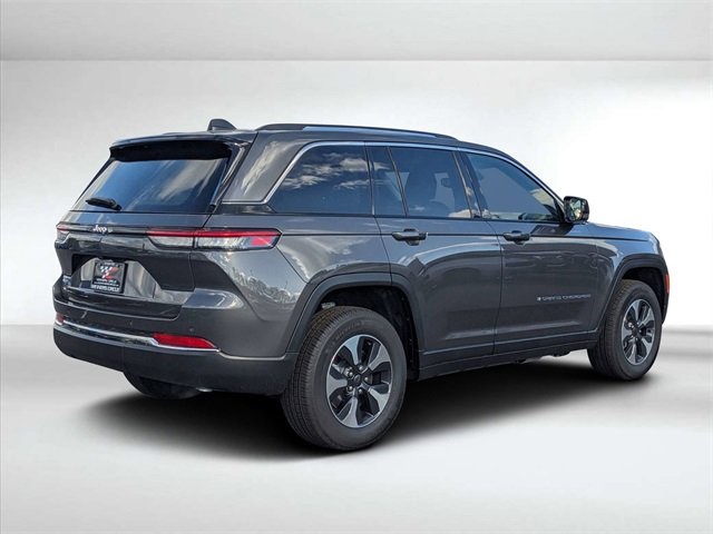2022 Jeep Cherokee Sport photo 3