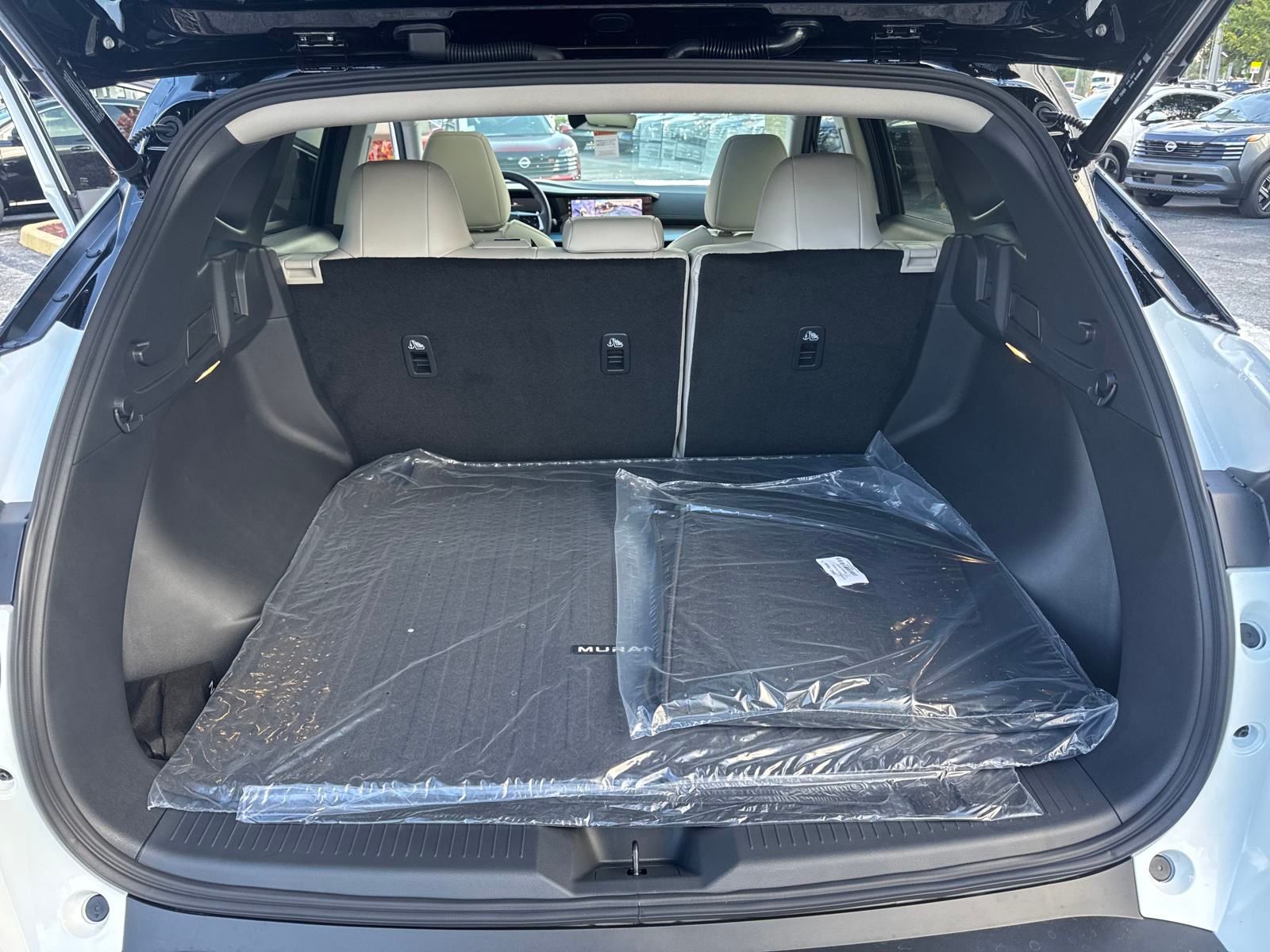 2025 Nissan Murano SL photo 28
