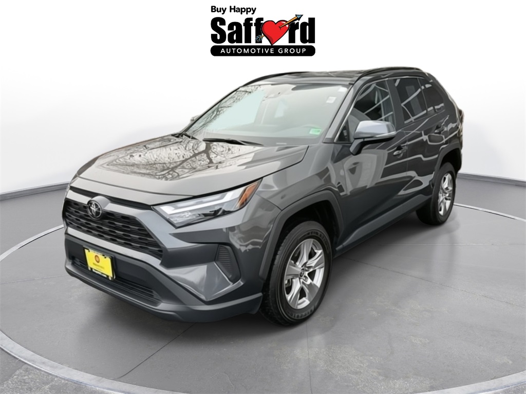 2025 Toyota RAV4 XLE's photo