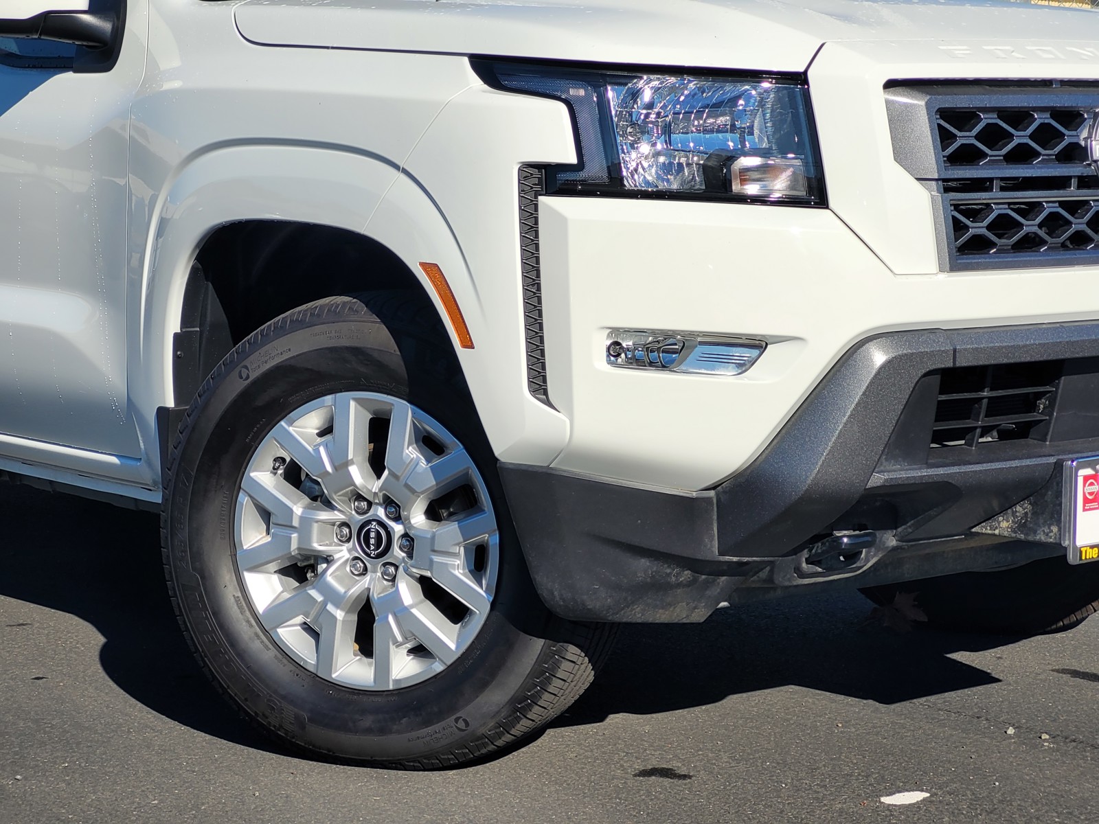 2024 Nissan Frontier SV photo 3