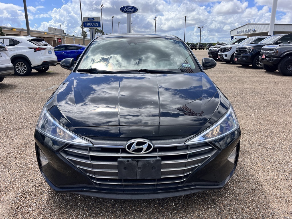 2020 Hyundai Elantra SEL photo 2