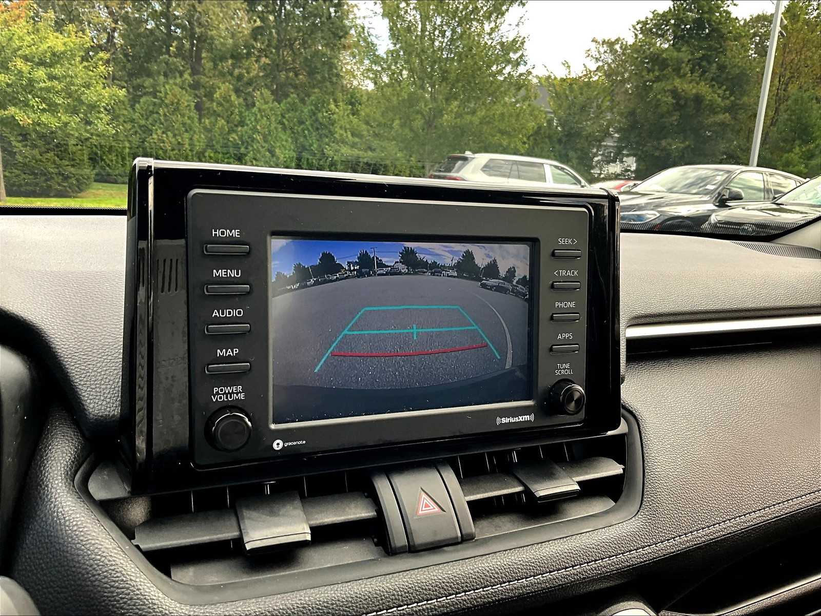 2021 Toyota RAV4 XLE photo 19