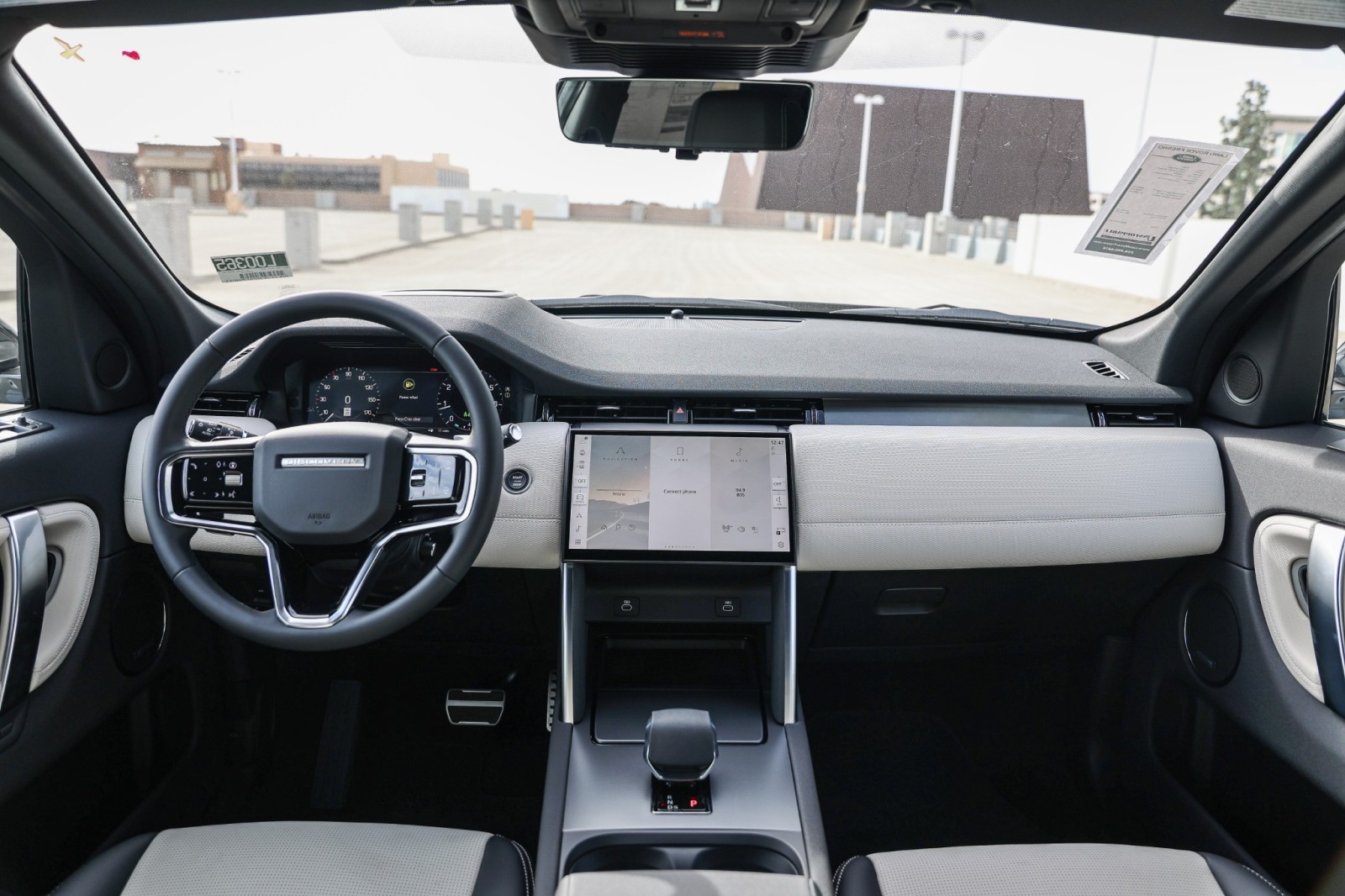 2025 Land Rover Discovery Sport Dynamic SE photo 11