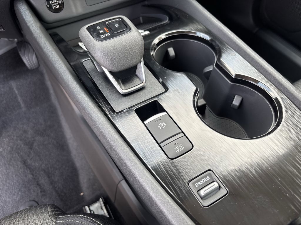 2026 Nissan Rogue SV photo 13